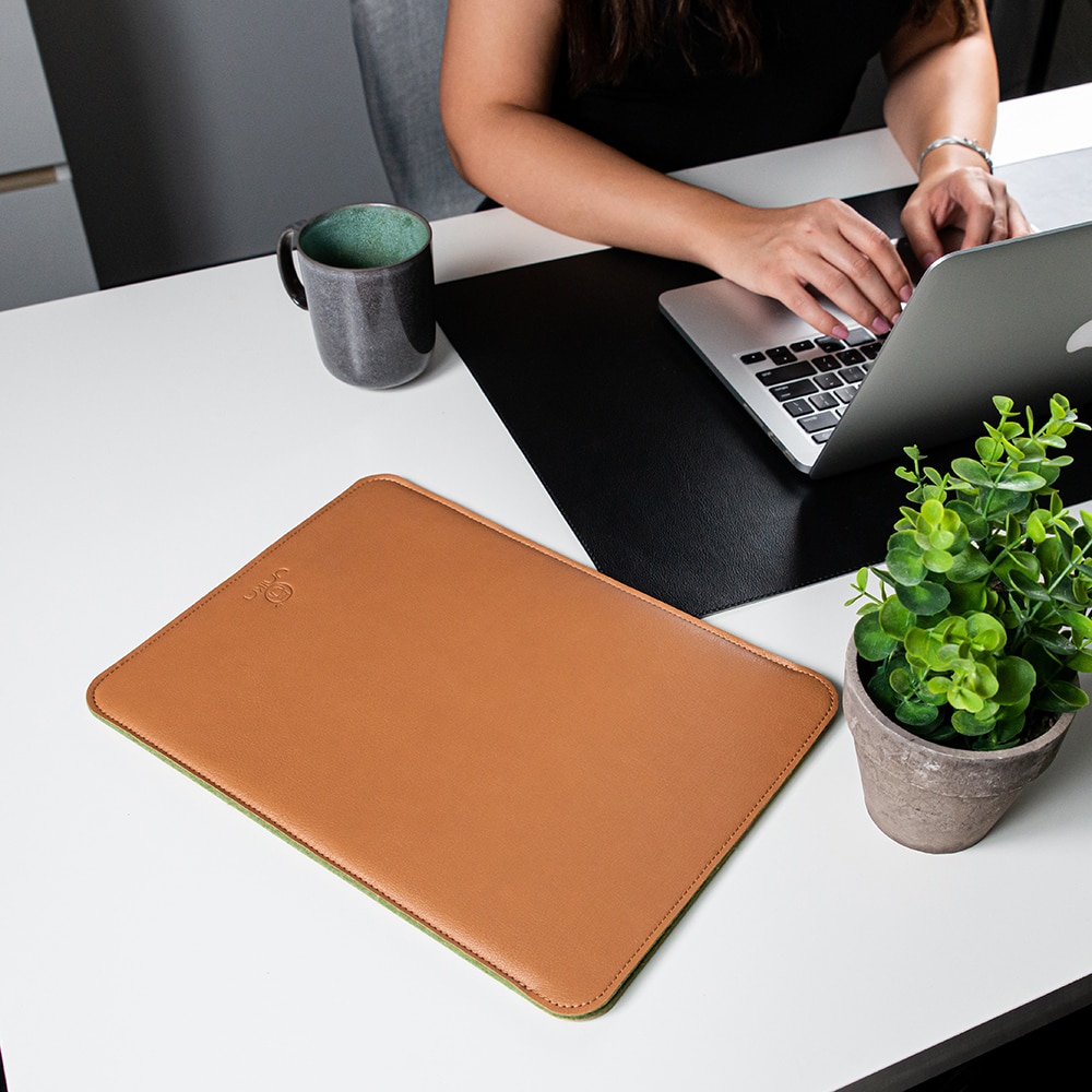 Husa laptop pentru MacBook PRO 13 inch, UNIKA, bej/verde