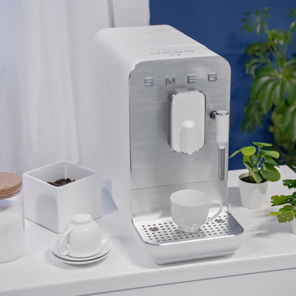 Автоматична еспресо кафемашина Smeg BCC02WHMEU, 50's Style, 1350 W, 19 ...