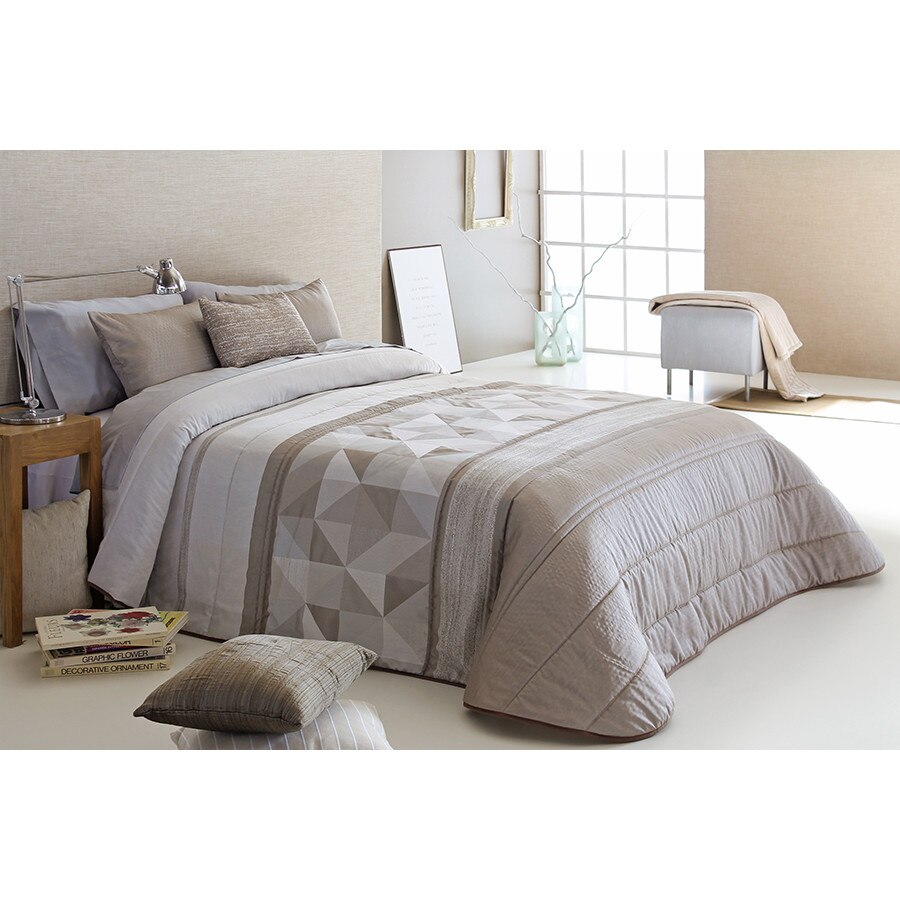 Set Cuvertura matlasata Testino si 2 perne decorative, Reig Marti, bej, dimensiune 280 cm x 270 cm