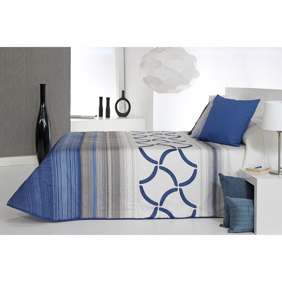 Set Cuvertura matlasata Twist 2A si 2 perne decorative, Reig Marti, albastru, dimensiune 235 cm x 270 cm