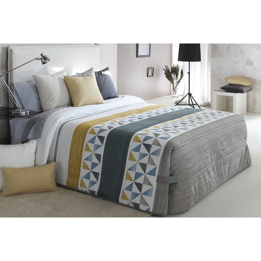 Set Cuvertura matlasata Wang si 2 perne decorative, Reig Marti, bej, gri, galben, dimensiune 235 cm x 270 cm