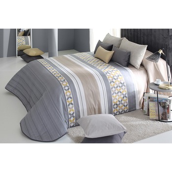 Set Cuvertura matlasata Yale 2A si 1 perna decorativa, Reig Marti, gri, dimensiune 205 cm x 270 cm Set Cuvertura matlasata Yale 2A si 1 perna decorativa, Reig Marti, gri, dimensiune 205 cm x 270 cm