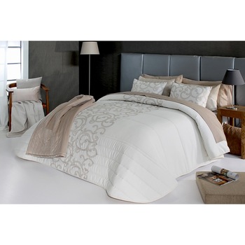 Set Cuvertura matlasata Amiens si 2 perne decorative, Reig Marti, bej, dimensiune 250 cm x 270 cm Set Cuvertura matlasata Amiens si 2 perne decorative, Reig Marti, bej, dimensiune 250 cm x 270 cm