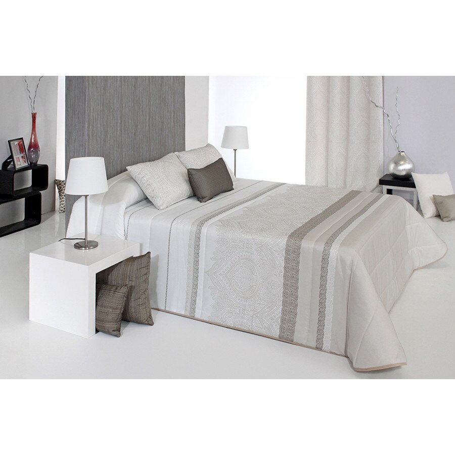 Set Cuvertura matlasata Amanda si 2 perne decorative, Reig Marti, bej, dimensiune 235 cm x 270 cm