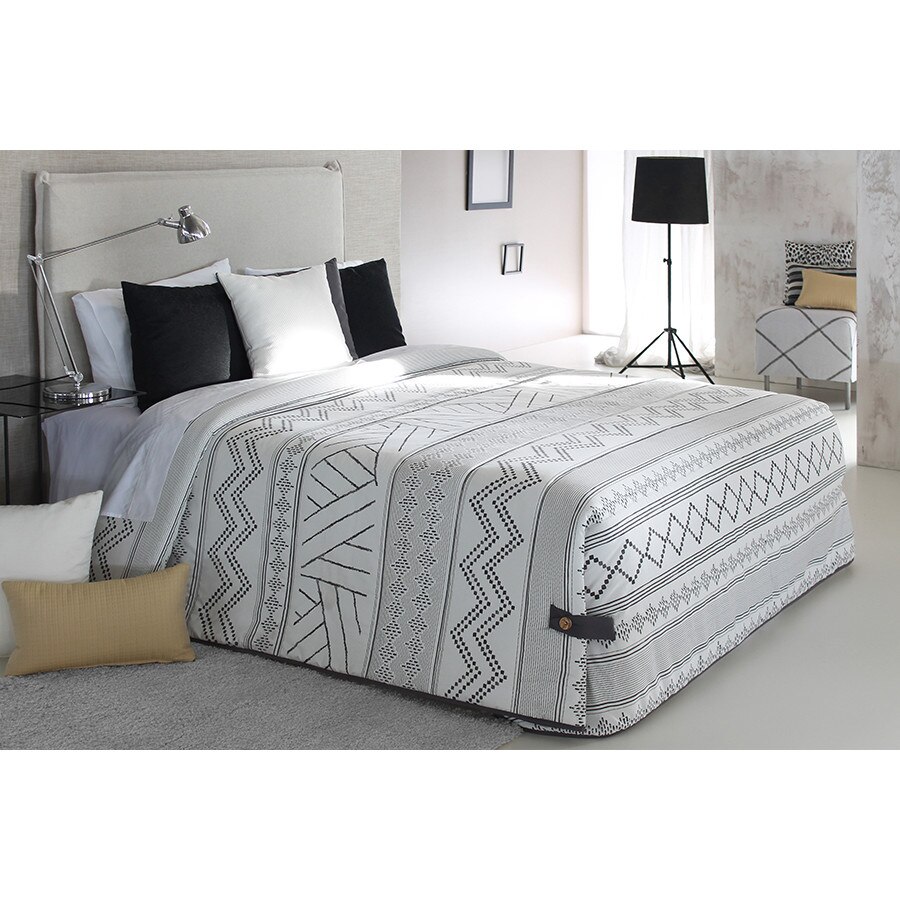 Set Cuvertura matlasata Adok si 2 perne decorative, Reig Marti, gri, dimensiune 235 cm x 270 cm