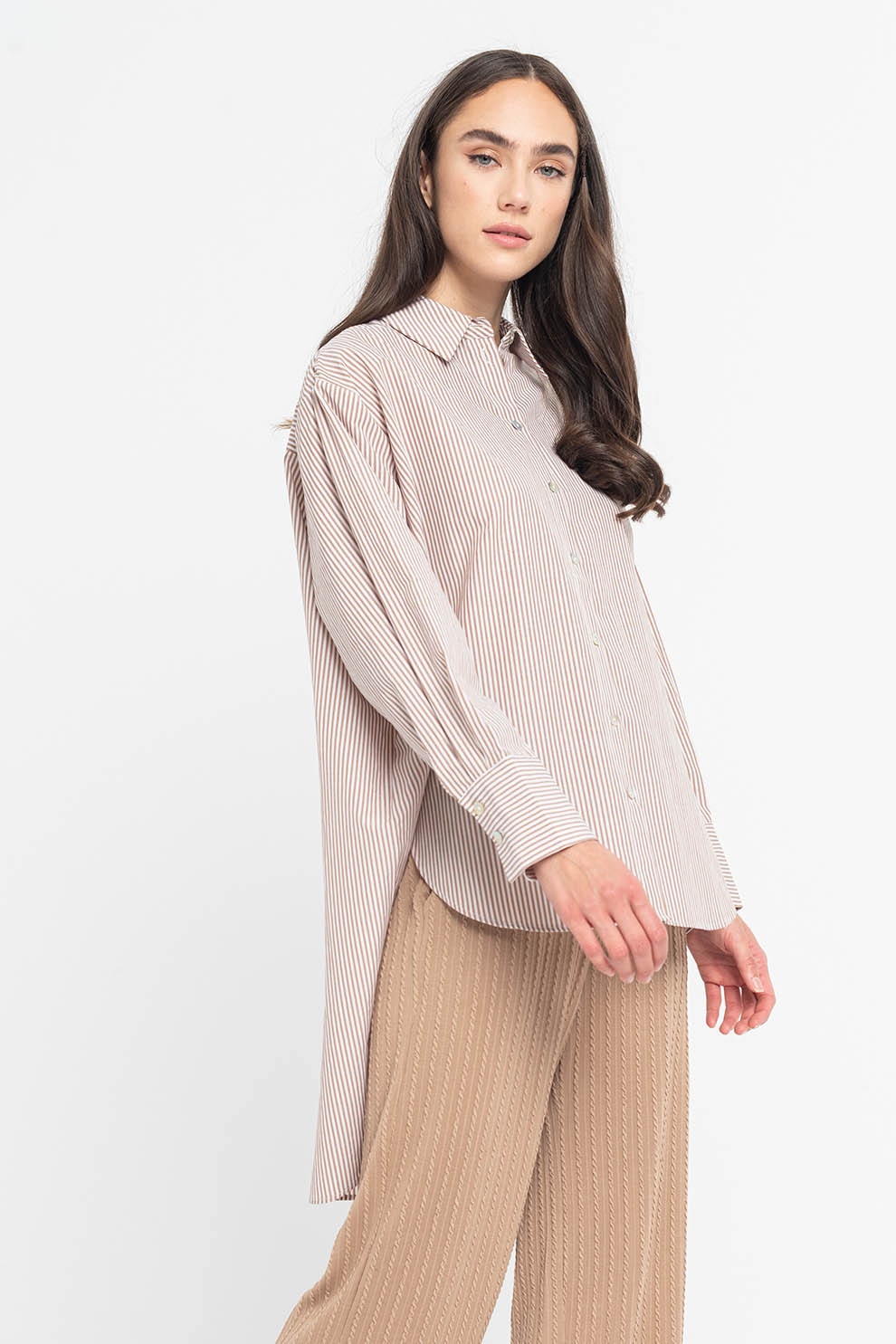 Sisters Point, Camasa supradimensionata in dungi Moba, Alb prafuit/maro deschis