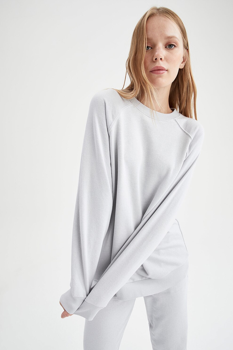 DeFacto, Bluza sport cu decolteu la baza gatului si maneci raglan, Albastru pastel