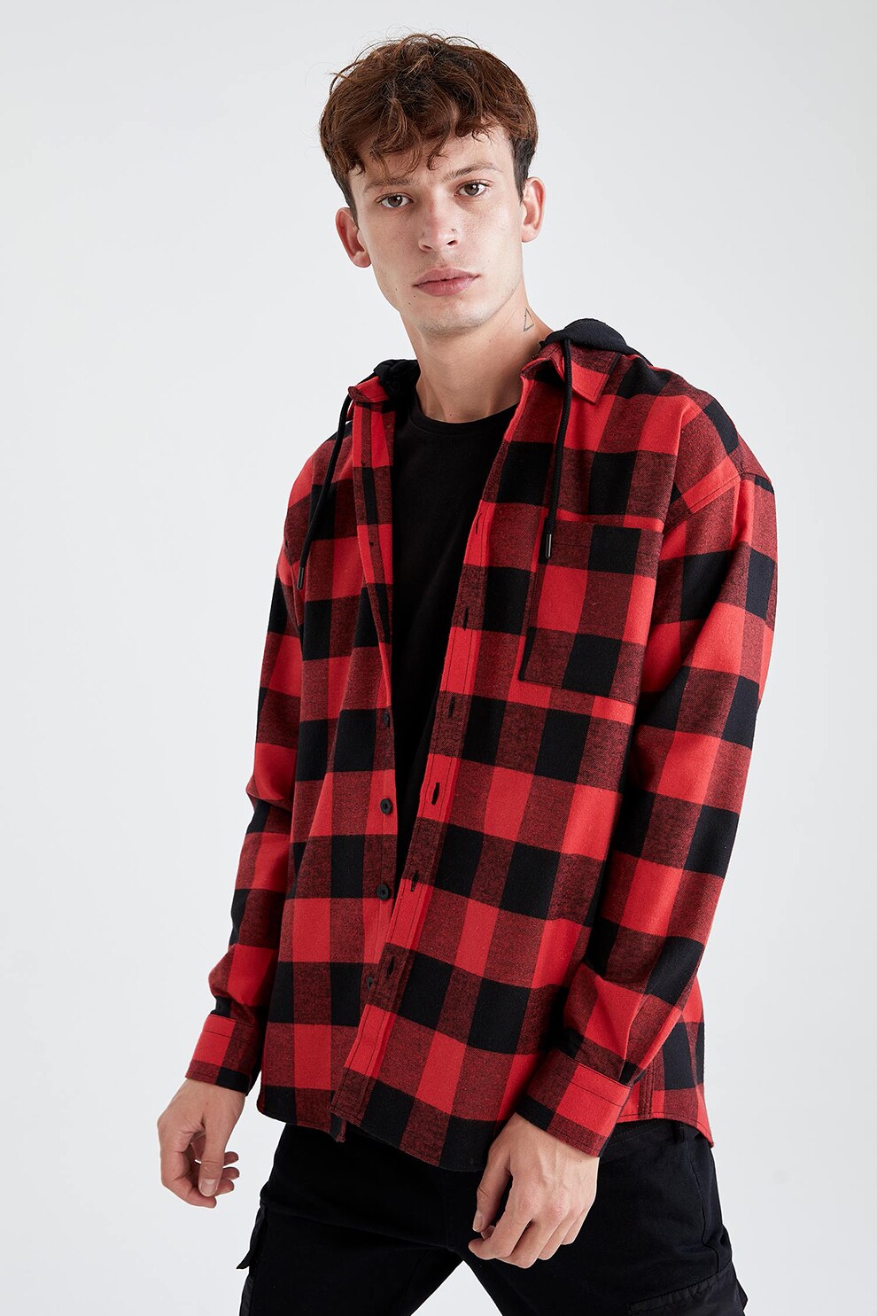 DeFacto, Camasa regular fit cu gluga si model in carouri, Rosu/Negru