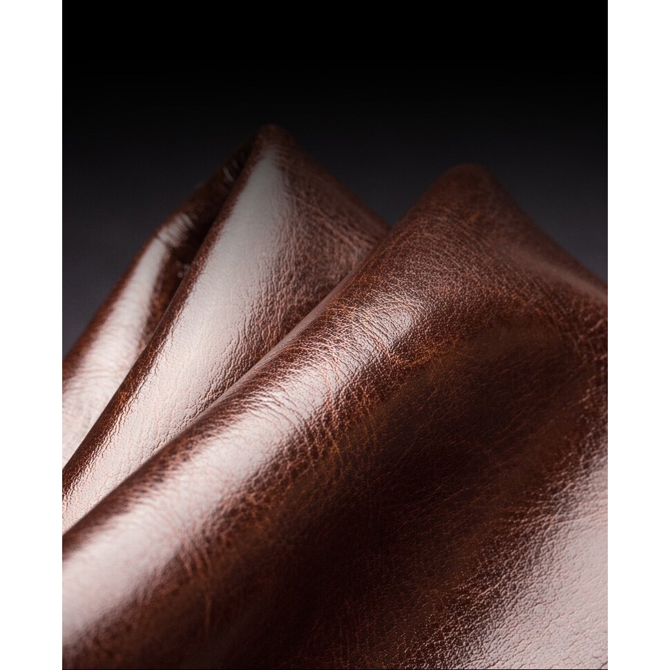 Husa pentru iPhone 13 Pro Max, Qialino Classic Wallet, din piele fina tip carte, cu buzunare carduri si bani, culoare Maro coffee