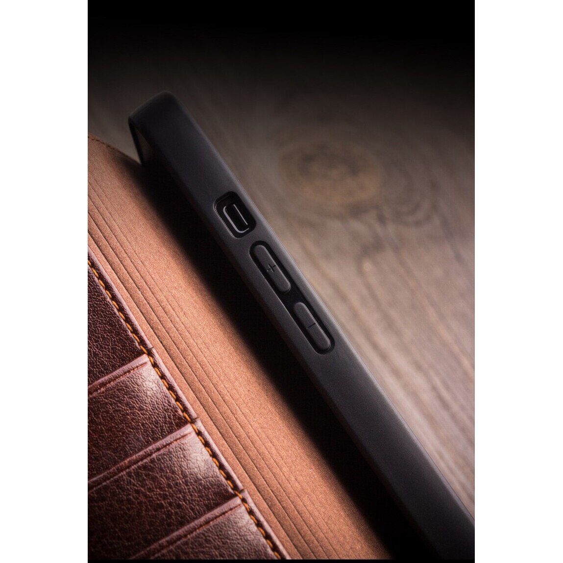 Husa pentru iPhone 13 Pro Max, Qialino Classic Wallet, din piele fina tip carte, cu buzunare carduri si bani, culoare Maro coffee