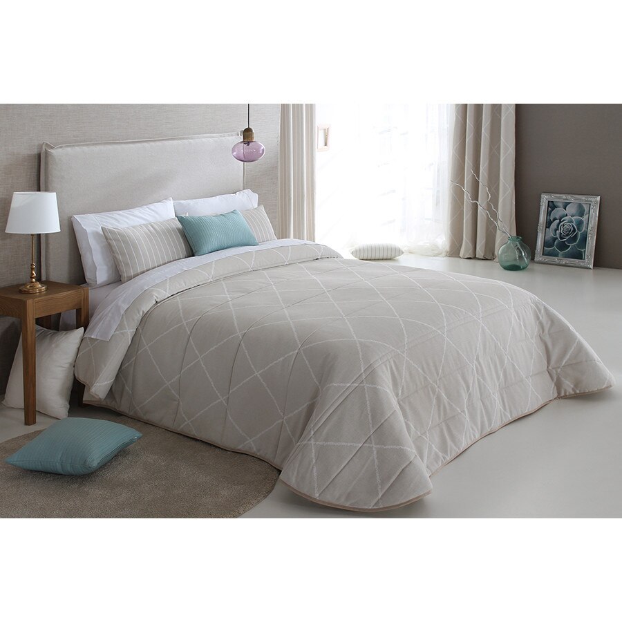 Set Cuvertura matlasata Deniro si 2 perne decorative, Reig Marti, bej, dimensiune 235 cm x 270 cm