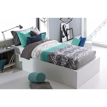 Set Cuvertura matlasata fixa Joyce AG si 1 perna decortiva, Reig Marti, gri turcoaz, pentru pat de 90 cm x 200 cm Set Cuvertura matlasata fixa Joyce AG si 1 perna decortiva, Reig Marti, gri turcoaz, pentru pat de 90 cm x 200 cm