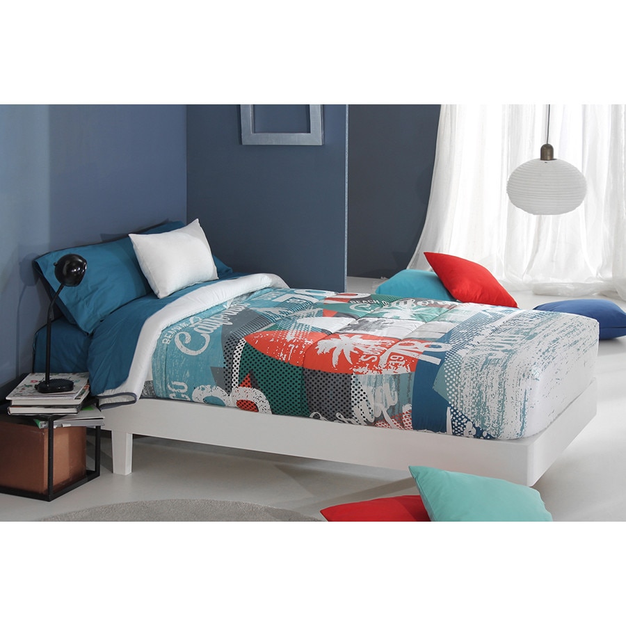 Set Cuvertura matlasata fixa Surfer AG si 1 perna decorativa, Reig Marti, design surf, pentru pat de 90 cm x 200 cm