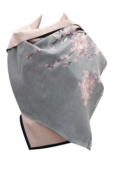 Sal dama, cu doua fete, gri/roz, model floral, dimensiune 190x65 cm Sal dama, cu doua fete, gri/roz, model floral, dimensiune 190x65 cm