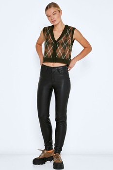 Noisy May, Pantaloni de piele ecologica cu talie medie, Negru stins Noisy May, Pantaloni de piele ecologica cu talie medie, Negru stins