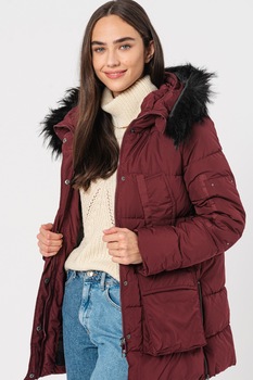 JdY, Geaca cu vatelina si gluga cu garnitura din blana sintetica Dawson, Visiniu JdY, Geaca cu vatelina si gluga cu garnitura din blana sintetica Dawson, Visiniu