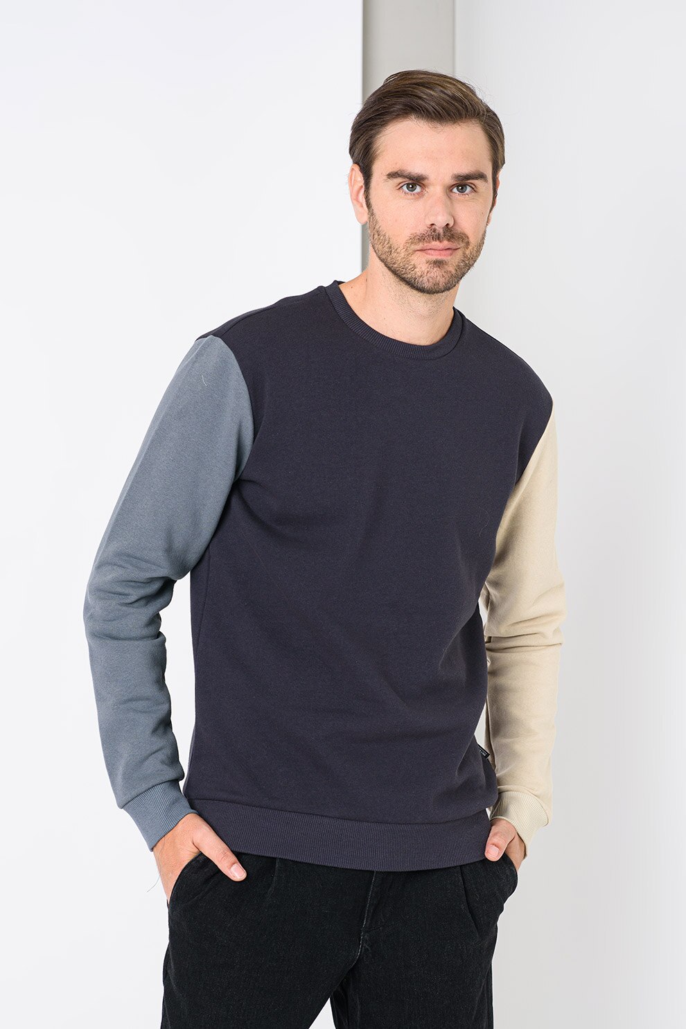 Only & Sons, Bluza sport cu decolteu la baza gatului si model colorblock Orik, Bleumarin/Gri