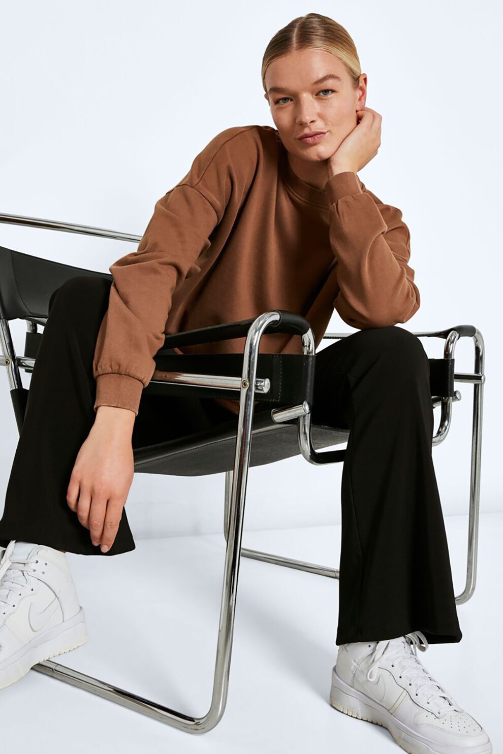 Noisy May, Bluza sport cu maneci cazute, Scortisoara