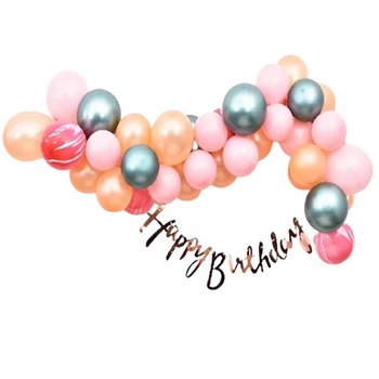 Kit aranjament din 36 baloane, cu ghirldanda Happy Birthday aurie, multicolor Kit aranjament din 36 baloane, cu ghirldanda Happy Birthday aurie, multicolor