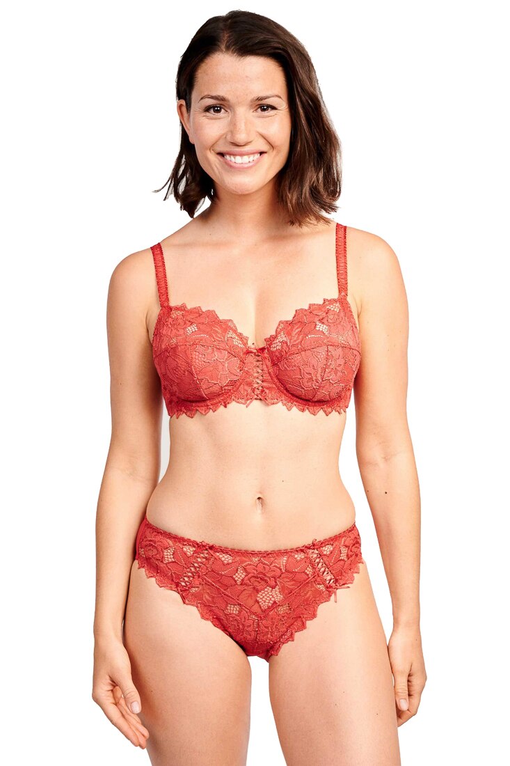 Chiloti model clasic de colectie frantuzeasca din dantela si microfibra, Arum, Rosu cardinal