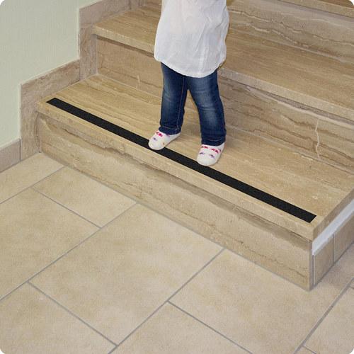 Banda Reer Antialunecare Autoadeziva 5 m