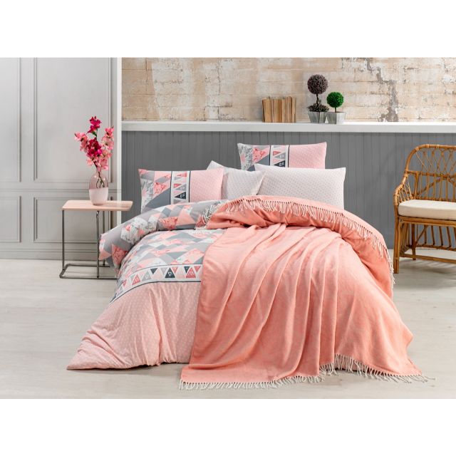 Set pentru pat dublu, patura, cearsaf si 2 fete de perna, model Valeria Blanket Gitana