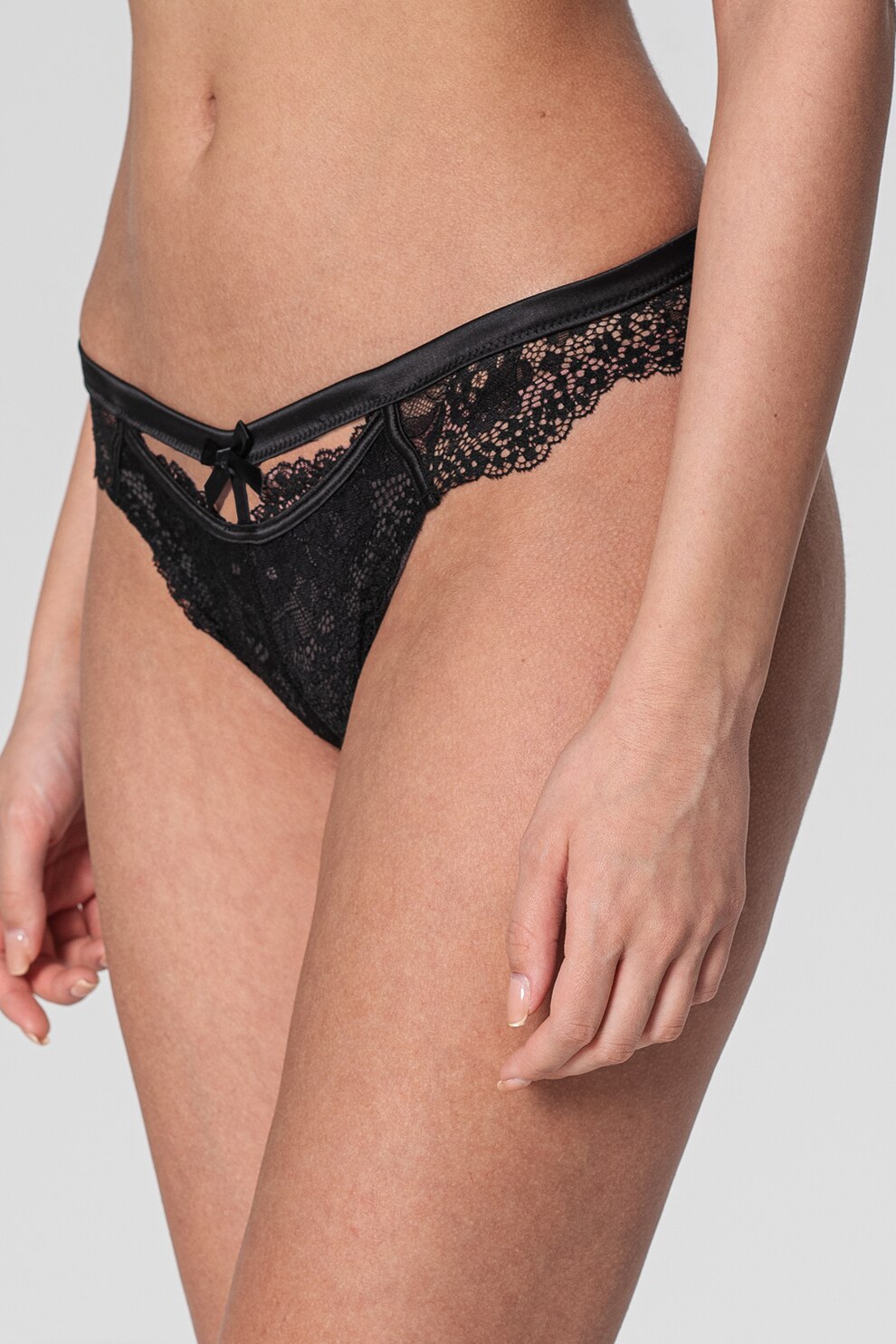 Hunkemoller, Chiloti brazilieni de plasa cu garnituri de dantela, Negru