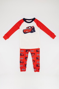 GAP, Pijama din bumbac organic cu imprimeu cu masini, Rosu/Crem/Bleumarin GAP, Pijama din bumbac organic cu imprimeu cu masini, Rosu/Crem/Bleumarin