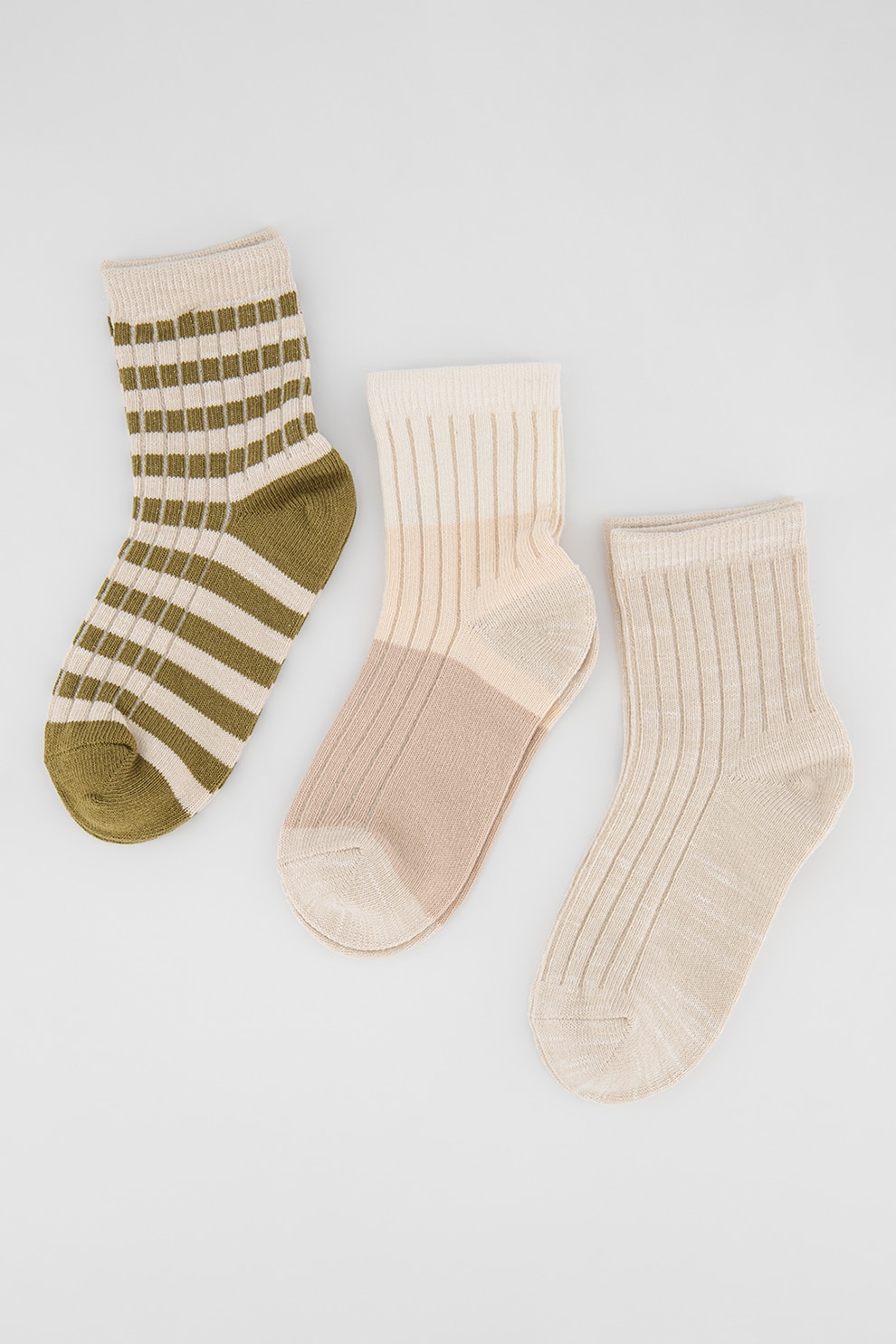 GAP, Set de sosete cu aspect striat - 3 perechi, Verde/Maro nisip/Alb fildes