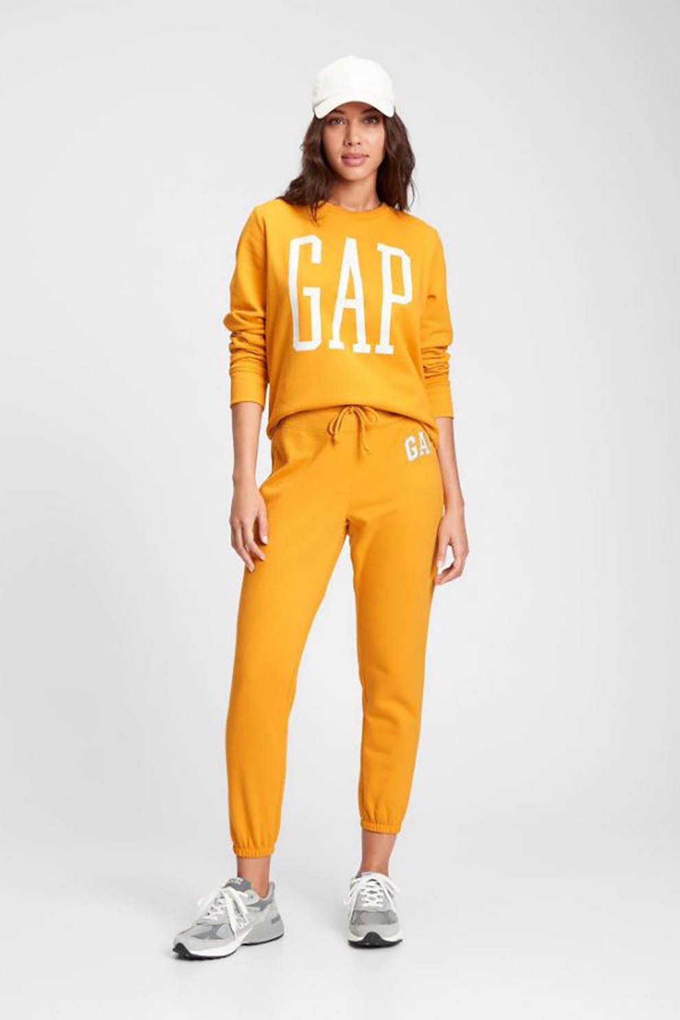 GAP, Pantaloni sport cu logo brodat, Galben sofran