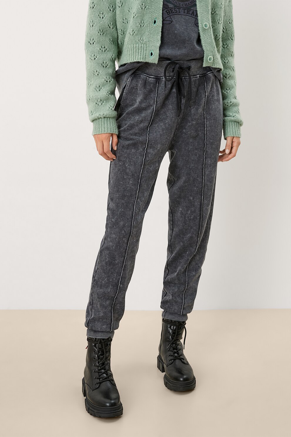 s.Oliver, Pantaloni sport cu aspect uzat, Gri melange