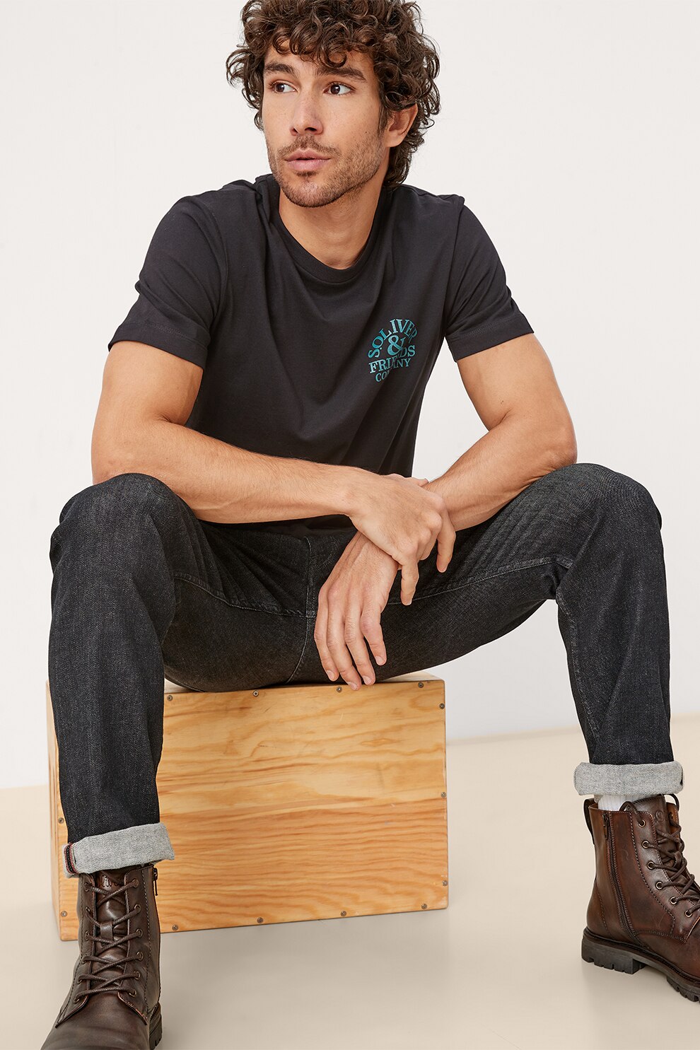 s.Oliver, Tricou de bumbac cu decolteu la baza gatului si logo, Negru/Albastru aqua