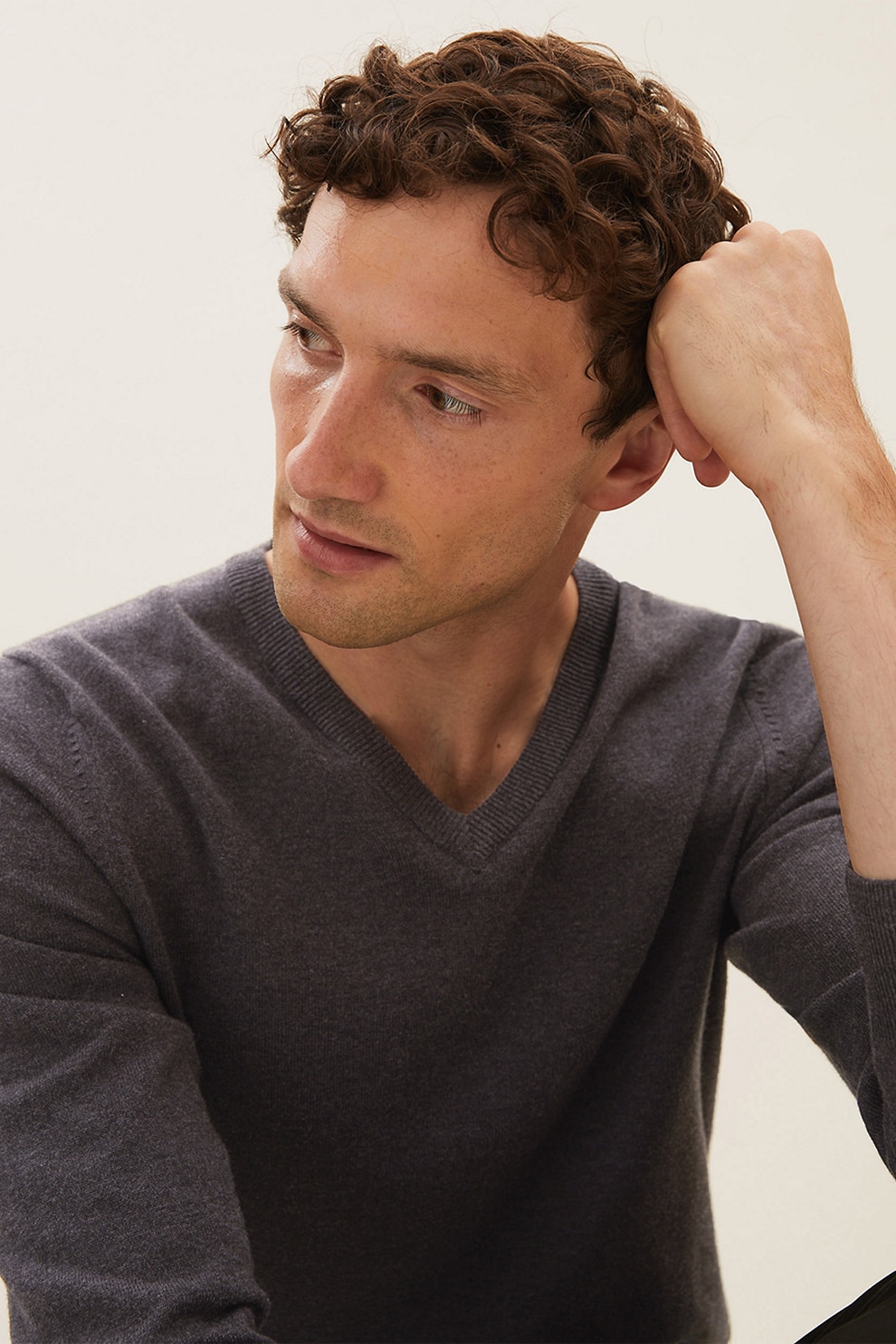 Marks & Spencer, Pulover tricotat fin cu decolteu in V, Gri inchis melange, S