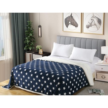 Patura cocolino pat dublu cu blanita House model stelute albastru/alb, 200x230cm Patura cocolino pat dublu cu blanita House model stelute albastru/alb, 200x230cm