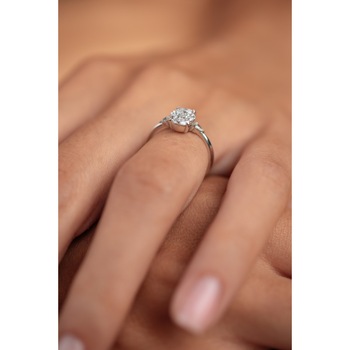 Inel din aur alb 18 K, 2.11 g, diamante 0.52 carate, 12 pietre, marime 49.5, La Rosa Inel din aur alb 18 K, 2.11 g, diamante 0.52 carate, 12 pietre, marime 49.5, La Rosa