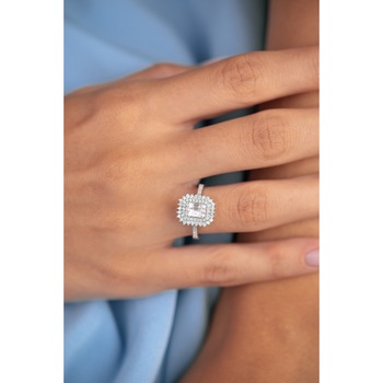 Inel din aur alb 14 K, 3.80 g, diamante 0.63 carate, 66 pietre, marime 52.5, La Rosa Inel din aur alb 14 K, 3.80 g, diamante 0.63 carate, 66 pietre, marime 52.5, La Rosa