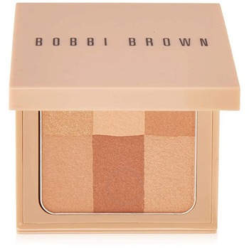 Pudra compacta iluminatoare Bobbi Brown Nude Finish Illuminating Powder, Buff, 6,6 ml Pudra compacta iluminatoare Bobbi Brown Nude Finish Illuminating Powder, Buff, 6,6 ml