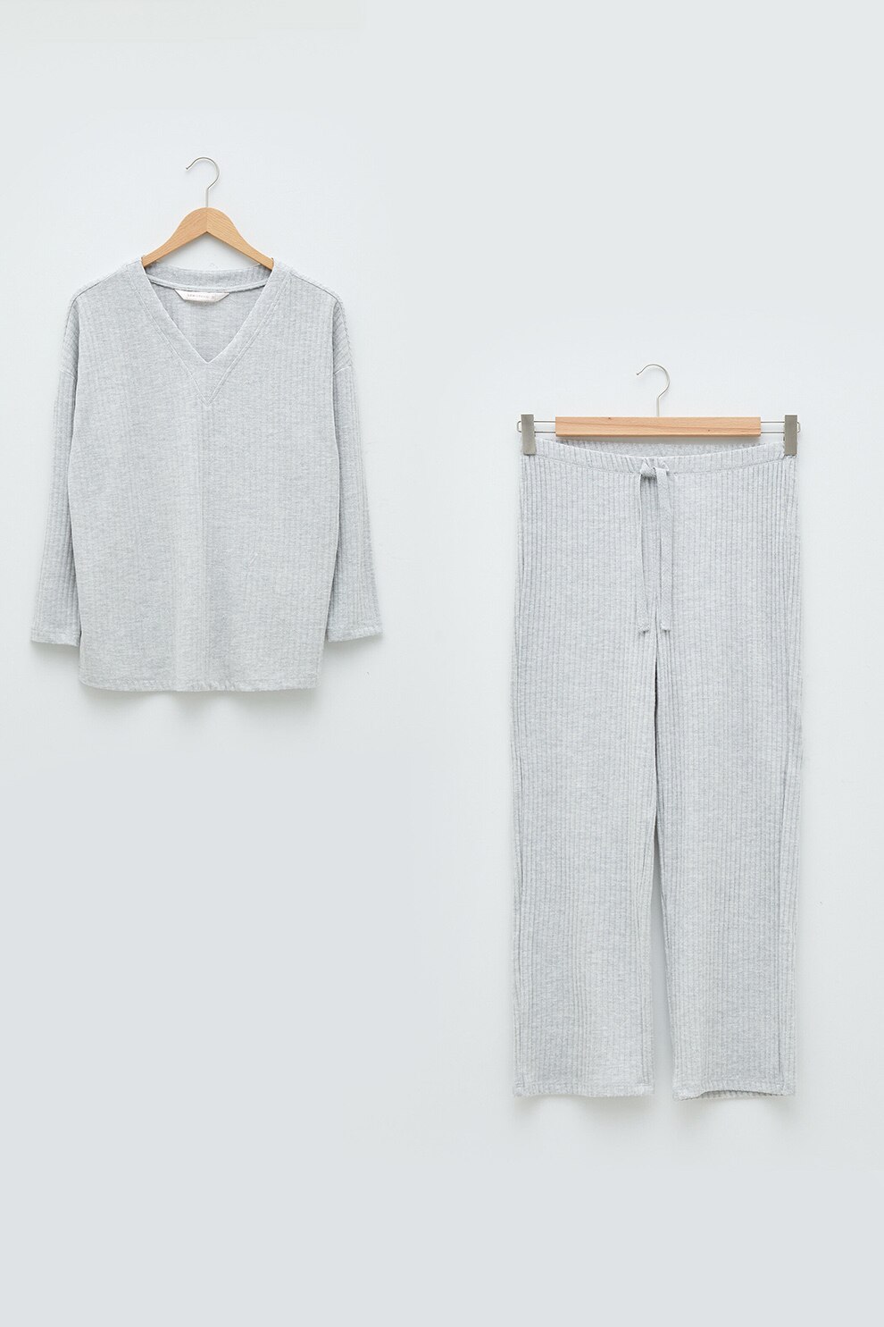 LC WAIKIKI, Pijama striata cu decolteu in V, Gri deschis