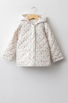 LC WAIKIKI, Geaca matlasata cu imprimeu floral, Alb prafuit/Albastru/Rosu LC WAIKIKI, Geaca matlasata cu imprimeu floral, Alb prafuit/Albastru/Rosu