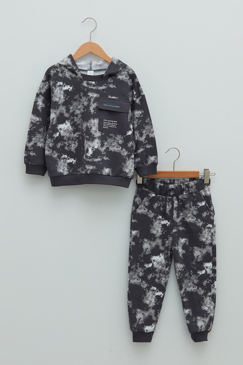LC WAIKIKI, Set de hanorac cu imprimeu si pantaloni sport cu snur - 2 piese, Gri antracit/Gri deschis