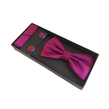 Set papion roz Magenta Mistery cu butoni si batista matase Set papion roz Magenta Mistery cu butoni si batista matase