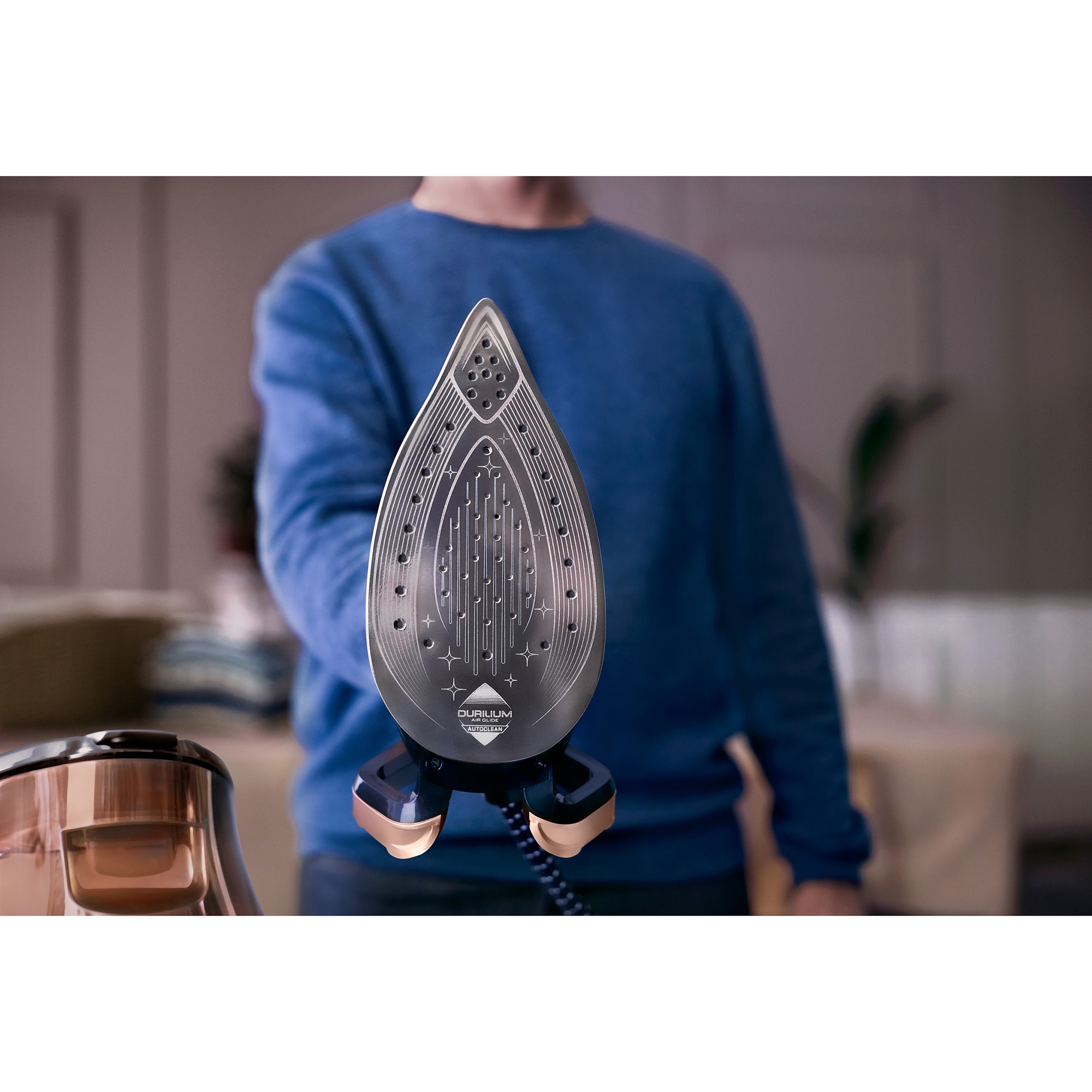 Statie de calcat cu boiler de inalta presiune Tefal Pro Express Vision GV9820E0, 9 bari, 3000 W, capacitate rezervor 1.1 l, jet abur 750 g/ min, varf iluminare LED, tehnologie Smart Steam, sistem antipicurare, talpa Durilium AirGlide Autoclean