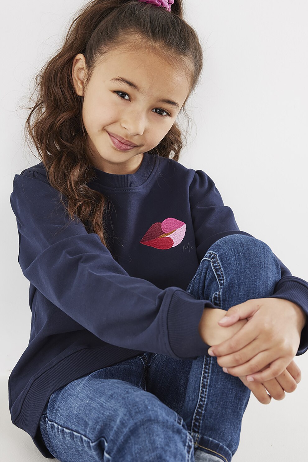 Mexx, Bluza sport cu decolteu la baza gatului si detaliu brodat, Bleumarin