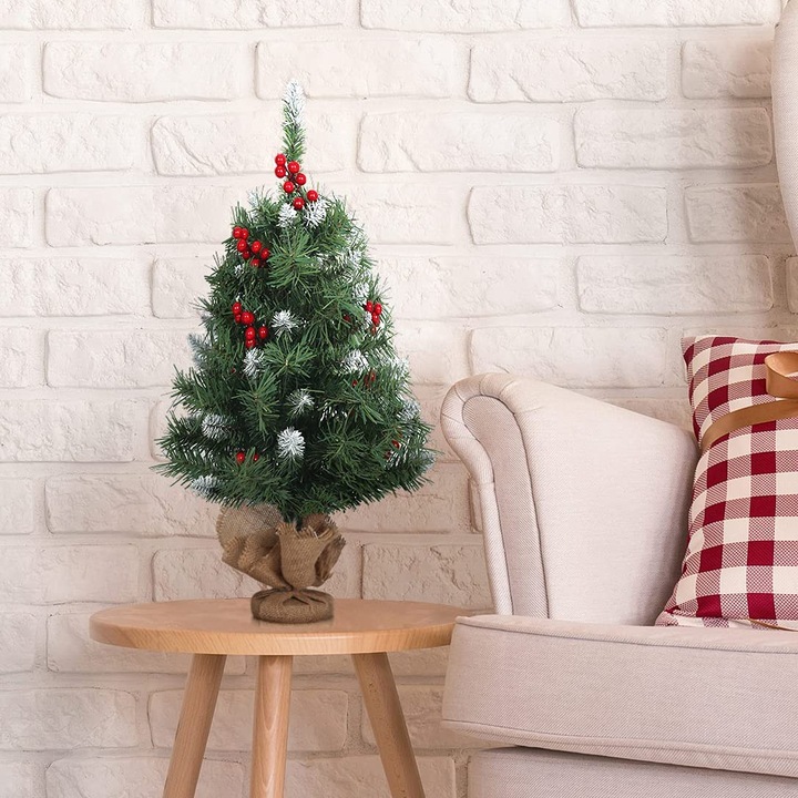 Brad de Craciun artificial Buha®, decorat cu conuri de pin, fructe de padure si baza de lemn cu iuta naturala, 50 cm inaltime