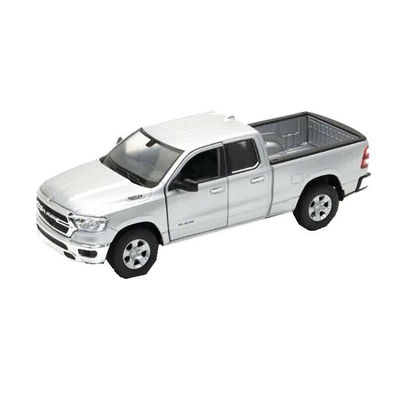 Macheta auto 2019 RAM 1500, silver, 1:24 Welly, 24104w