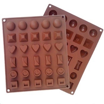 Forma silicon pentru ciocolata, Quasar & Co., 30 matrite bomboane sau cuburi gheata, 27 x 23 cm, maro Forma silicon pentru ciocolata, Quasar & Co., 30 matrite bomboane sau cuburi gheata, 27 x 23 cm, maro