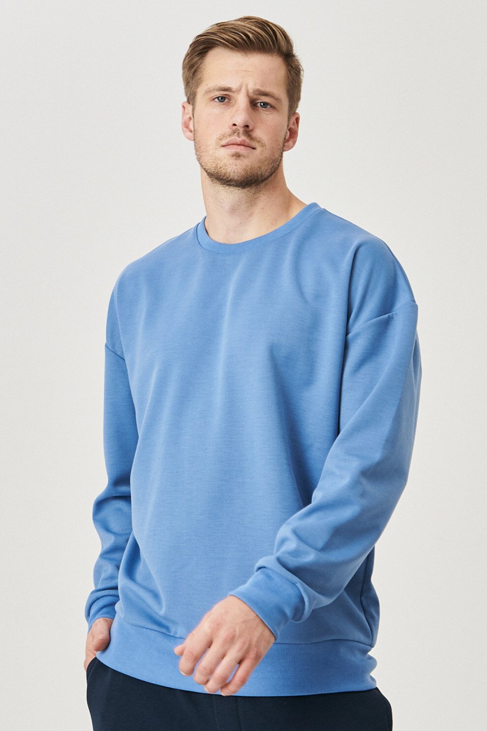 AC&Co, Bluza sport cu decolteu la baza gatului si maneci cazute, Bleu