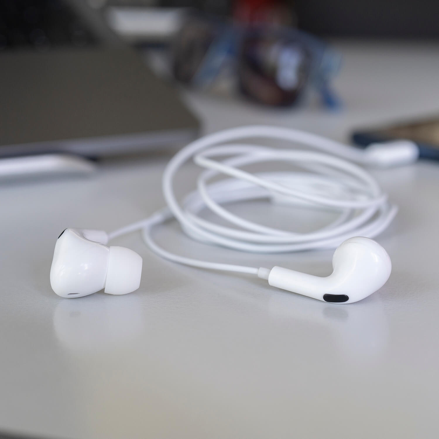 Casti Active cu cablu USB-C, control sunet si microfon , 4smarts Active Melody Digital Basic, alb