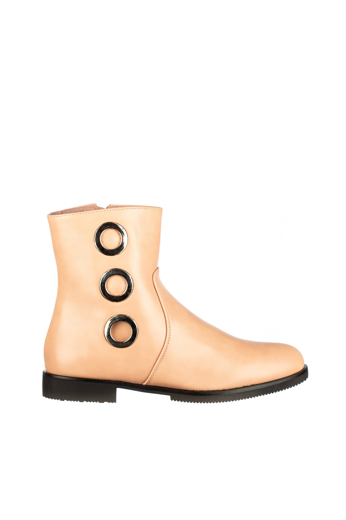 Ghete dama Andrada K, Roz