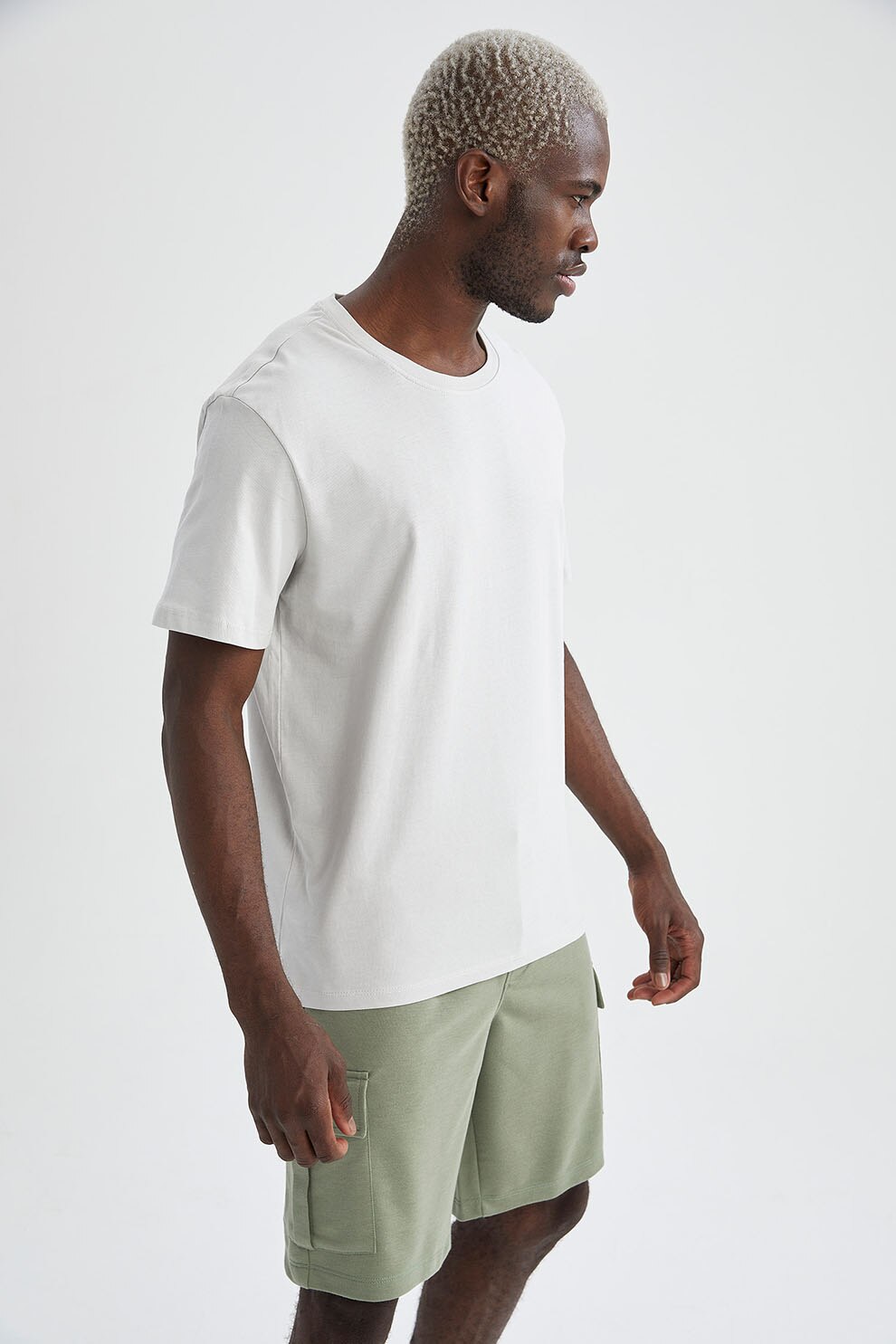 DeFacto, Tricou regular fit cu decolteu la baza gatului, Alb optic